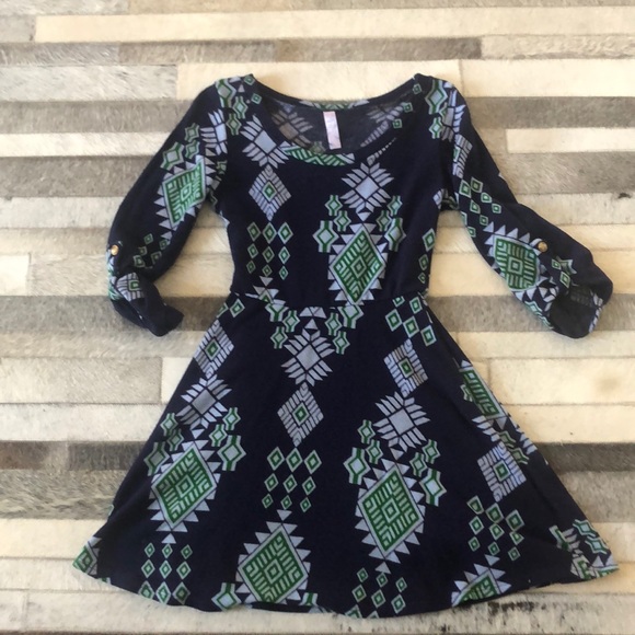 Dress - Picture 1 of 7